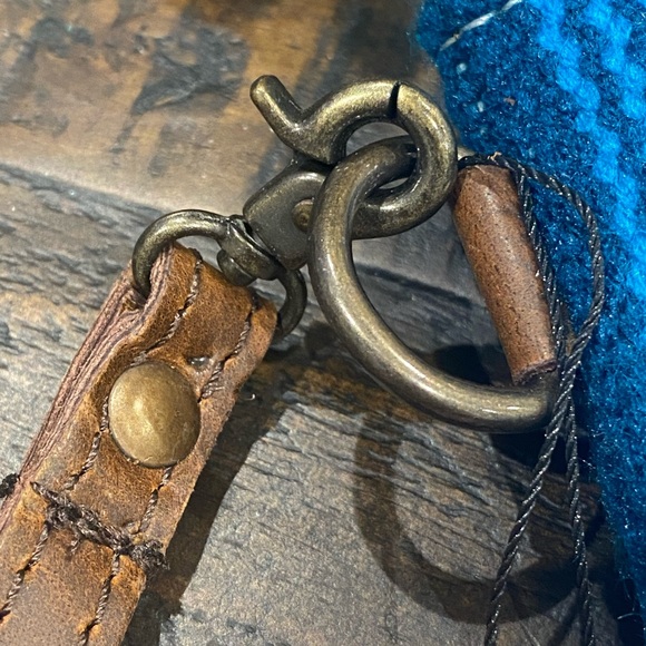 NWT American Darling Blue blanket bag with genuine leather wristlet strap - Picture 2 of 8